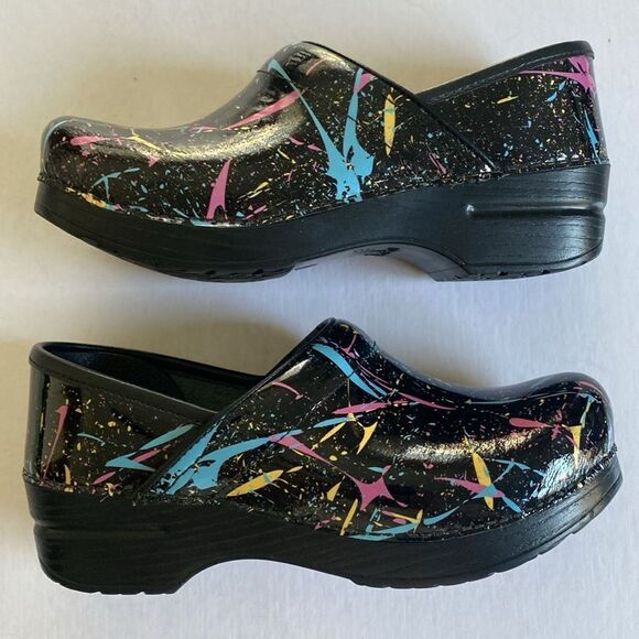 DANSKO Women’s Black Patent Leather with Multi Color Splatter Clogs Sz 37 NWOT - Picture 2 of 8